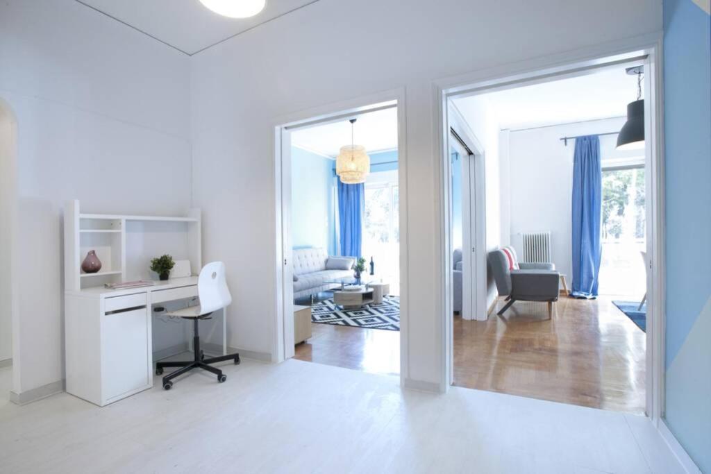 Palaio Faliro, A Bright And Spacious Apartment Афины Экстерьер фото
